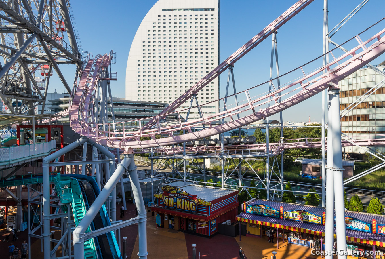 Diving Coaster: Vanish! at Yokohama Cosmoworld in Japan