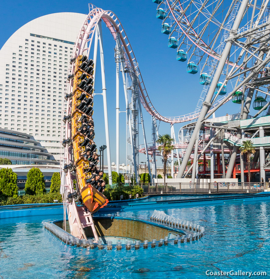 Diving Coaster Vanish! at Yokohama Cosmoworld in Japan