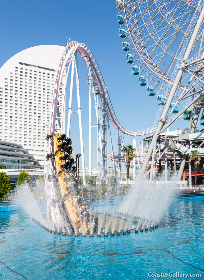 Underwater roller coaster - Diving Coaster Vanish! at Yokohama Cosmoworld in Japan