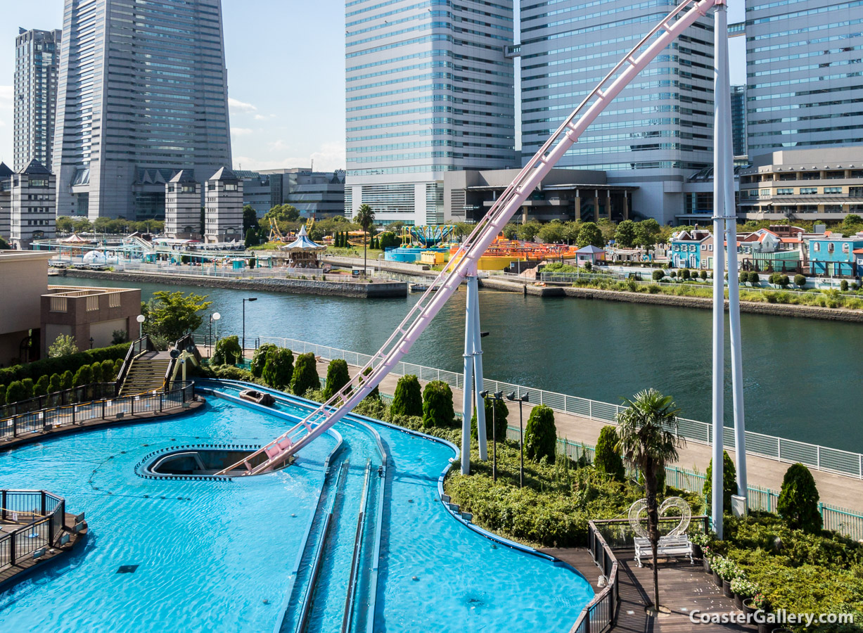 Diving Coaster Vanish! at Yokohama Cosmoworld in Japan