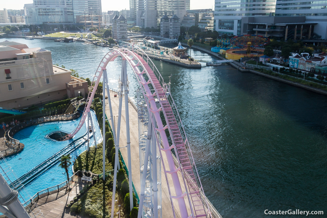 Wonder Amusement Zone at Yokohama Cosmoworld in Japan