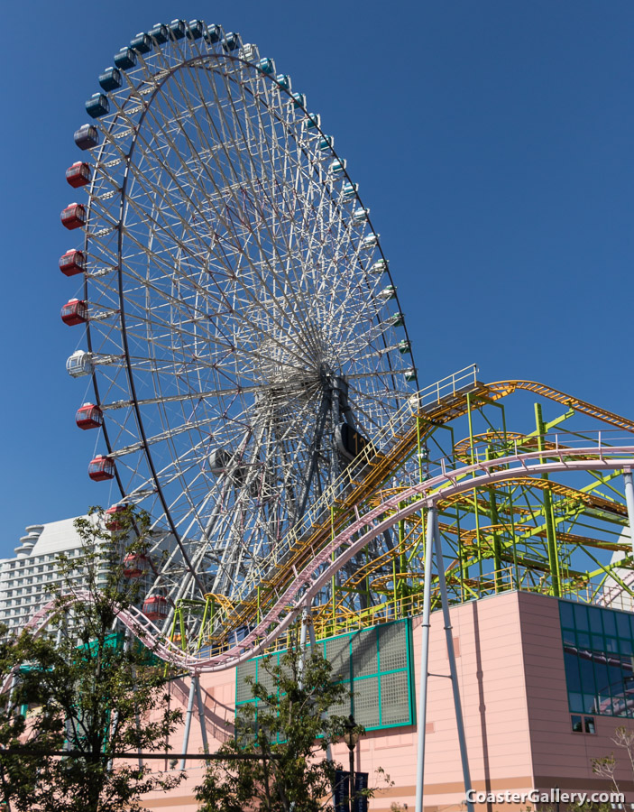 Diving Coaster Vanish! at Yokohama Cosmoworld in Japan