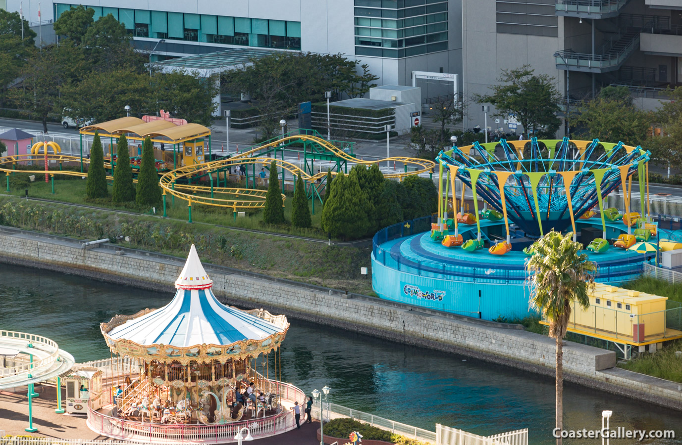 Picture of the Galaxy thrill ride at Yokohama Cosmoworld in Japan