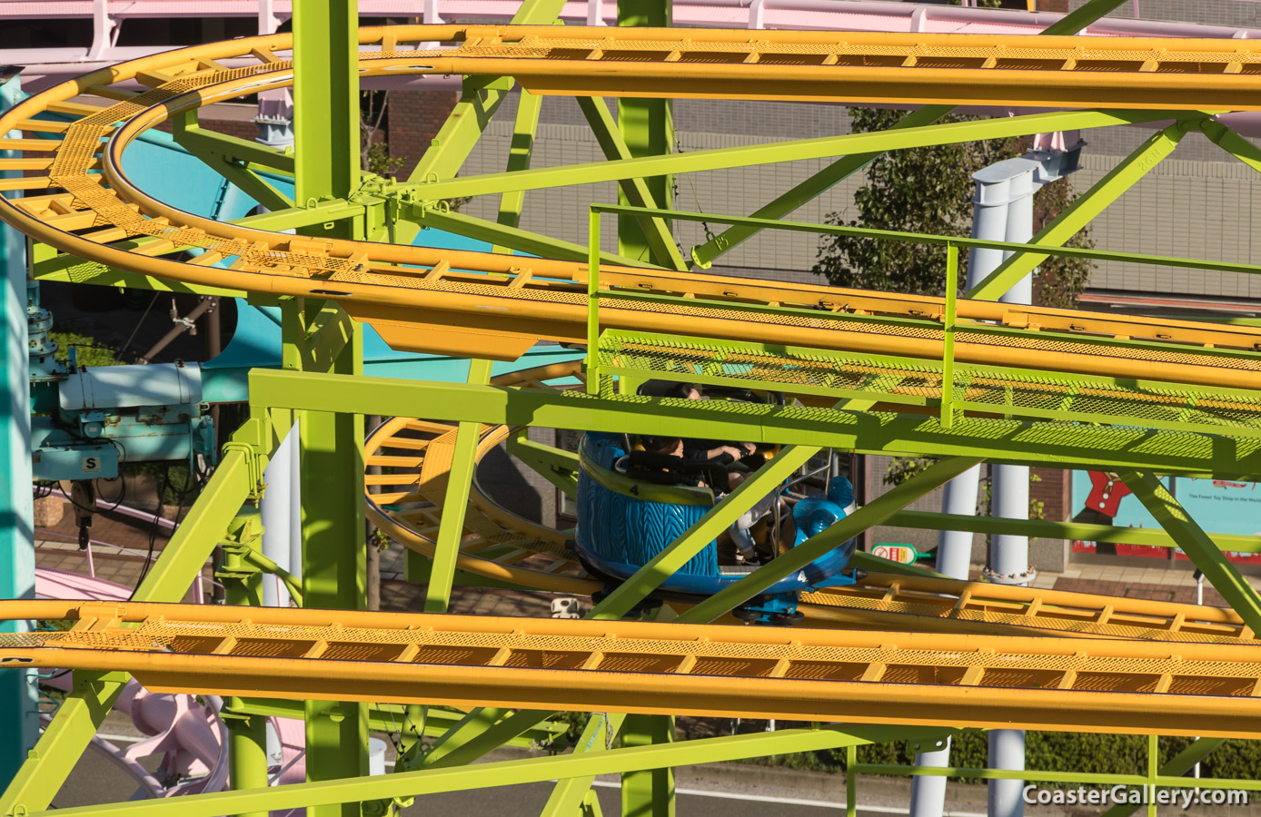 Spinning Coaster at Yokohama Cosmoworld in Japan