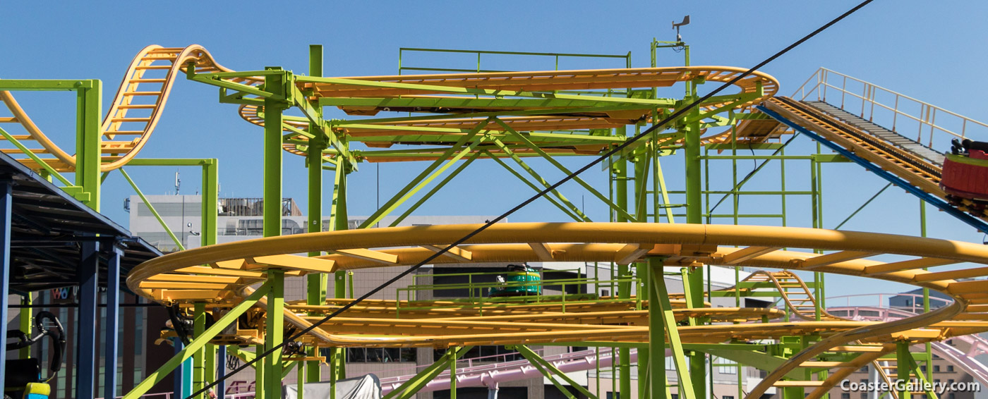 Wild Mouse Spinning Coaster at Yokohama Cosmoworld in Japan